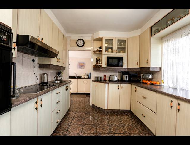 3 BEDROOM HOUSE FOR SALE IN KENVILLE